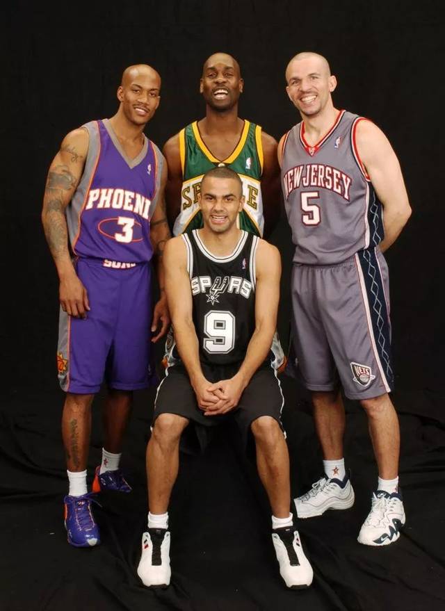 他们正式签 他们正式签