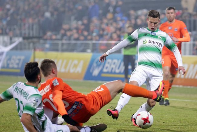 出关键的一 出关键的一