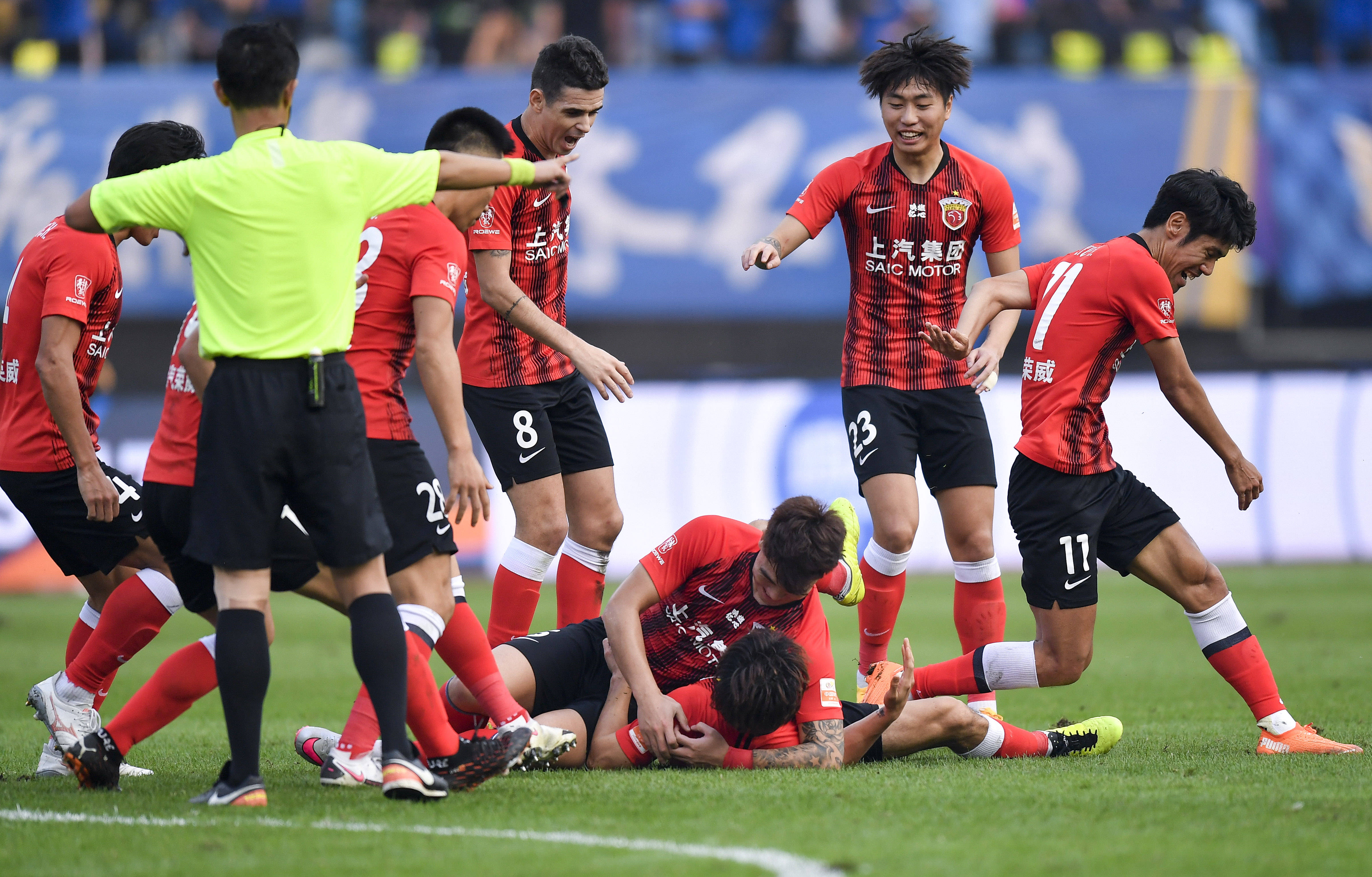 不仅令球迷 不仅令球迷