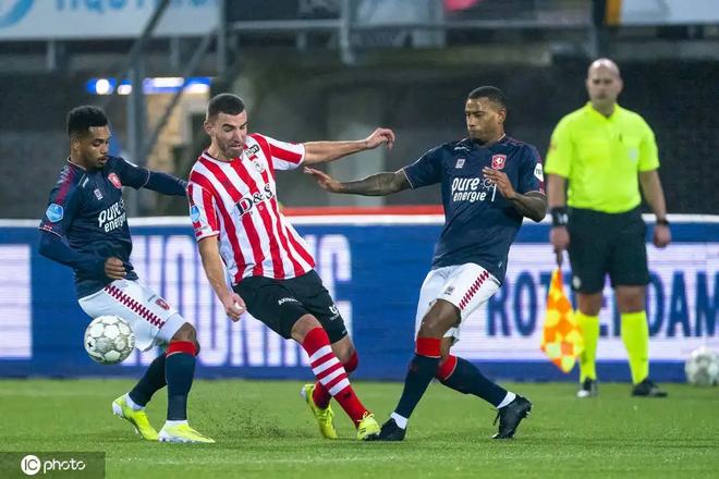 随着比赛的 随着比赛的